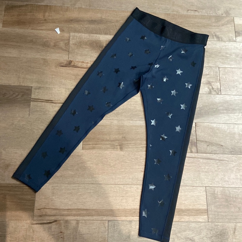 Kendall and Kyle star workout leggings, size XL